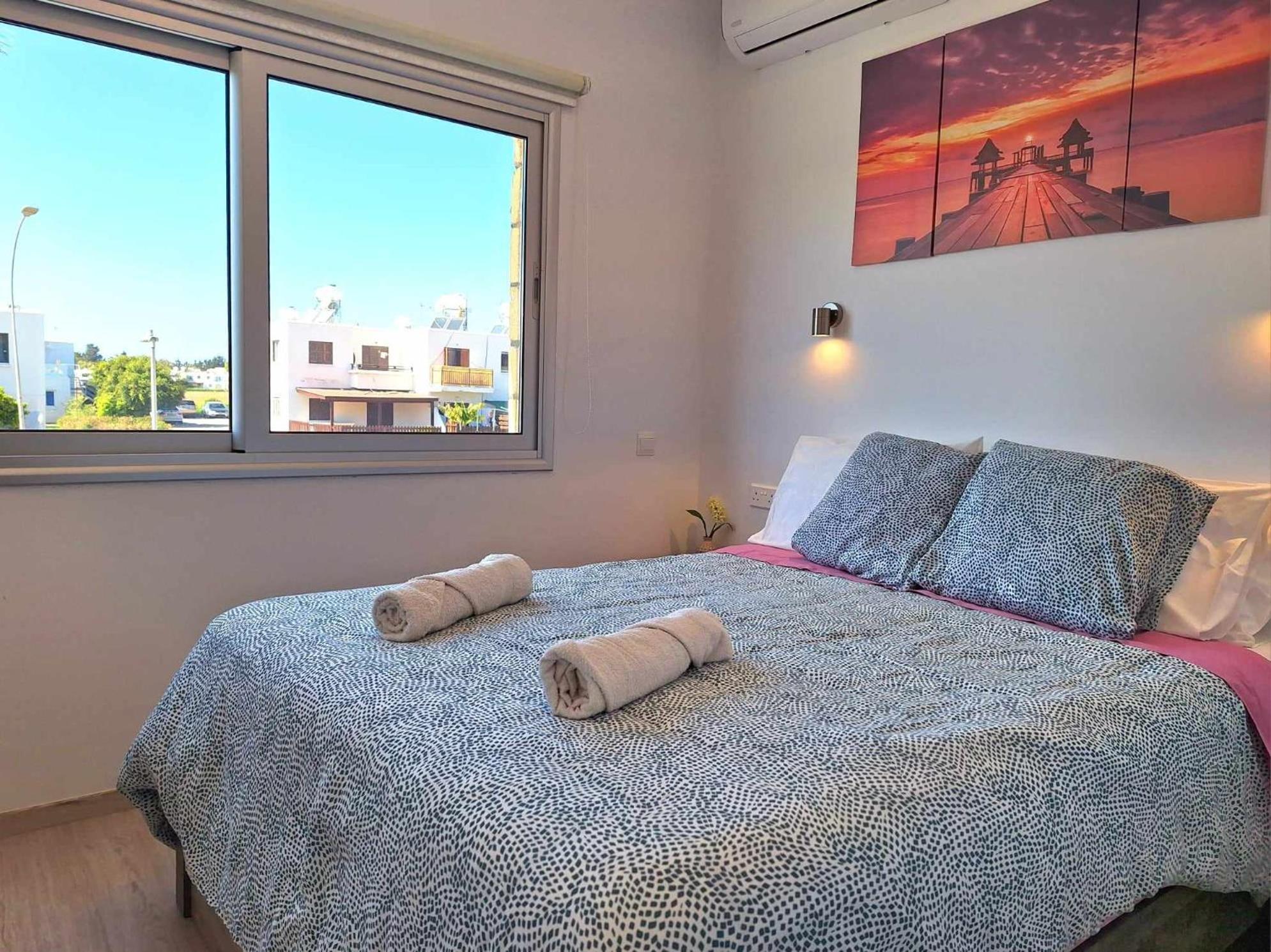 Apartamento Charming Holiday Retreat Kato Paphos Apt 400M To The Beach Exterior foto